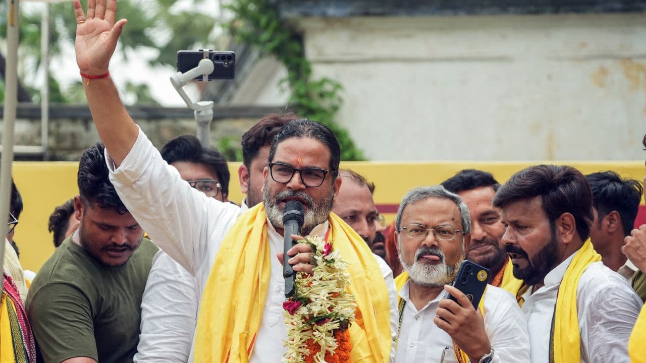 आपके बच्चे पढ़ लिखकर घर बैठे हैं तो CV भेजो, 10 हजार युवाओं को नौकरी देंगे, बांकीपुर जीत के बाद PK का ऐलान- VIDEO